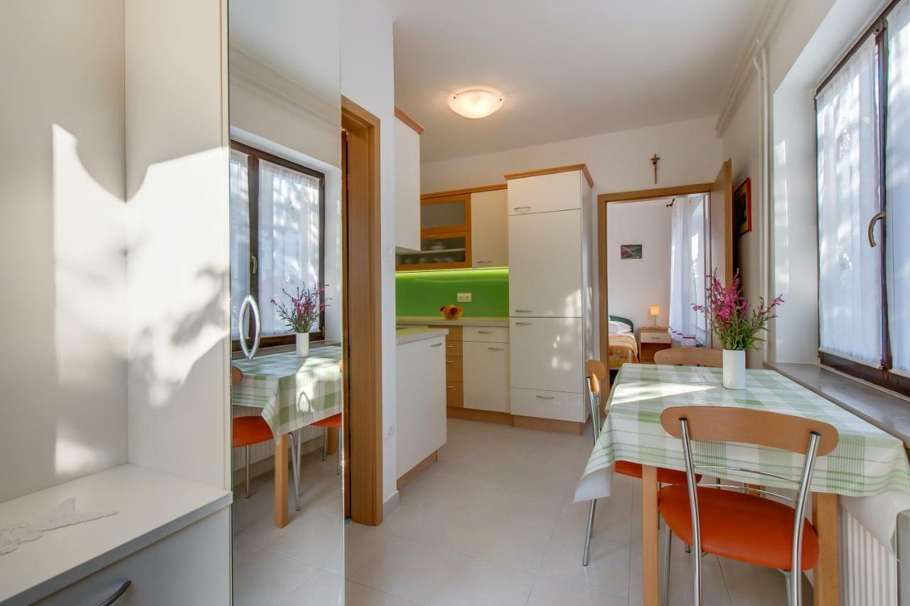 Apartment Simona Mali Lošinj Eksteriør billede